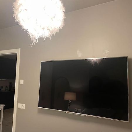 Beautiful Apartment Near Airport Njarthvik Esterno foto