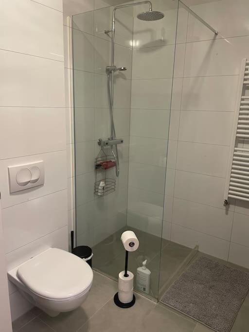 Beautiful Apartment Near Airport Njarthvik Esterno foto