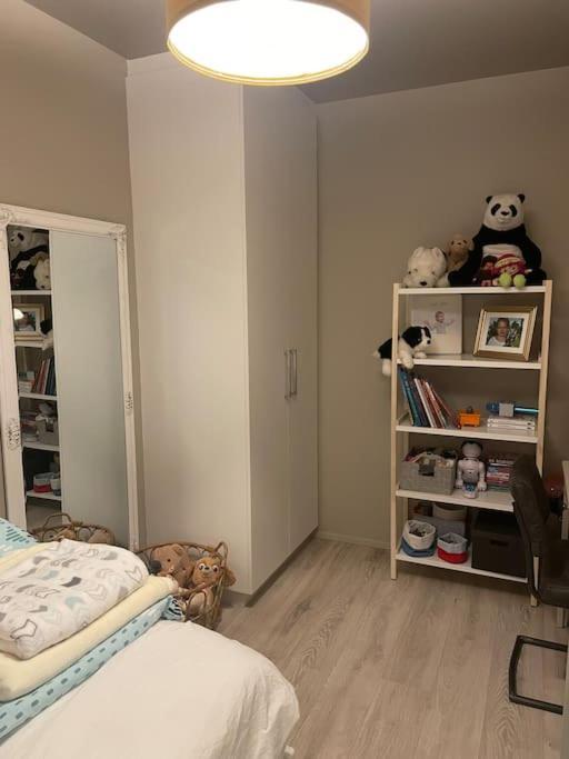 Beautiful Apartment Near Airport Njarthvik Esterno foto